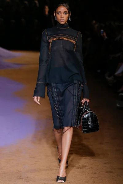Look 34